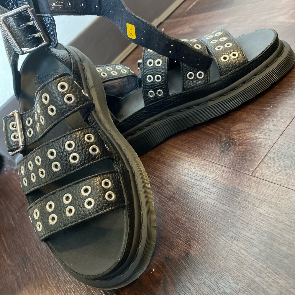 Women Sandals - Picture 2 of 3